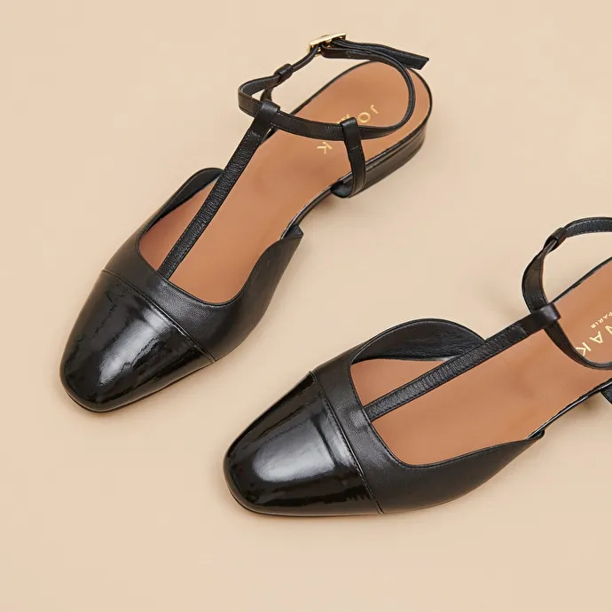 Ballet flats with adjustable buckles in black leather and patent