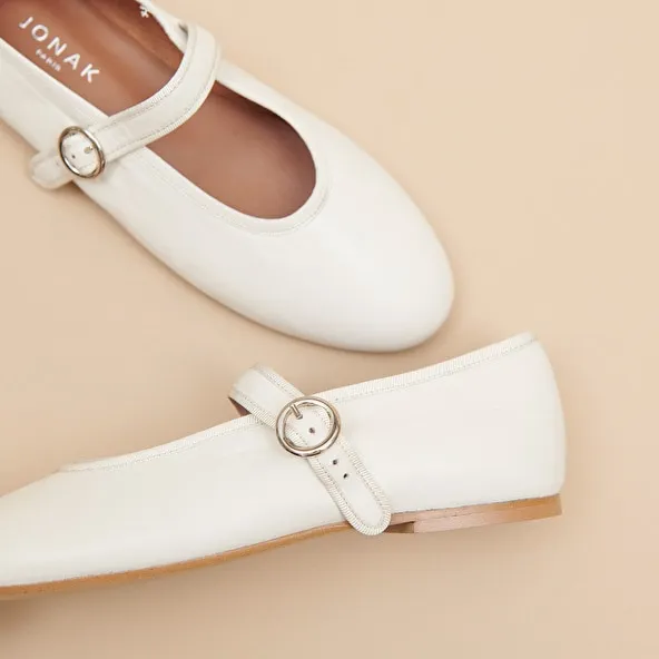 Ballet flats with straps and adjustable buckles in ecru leather