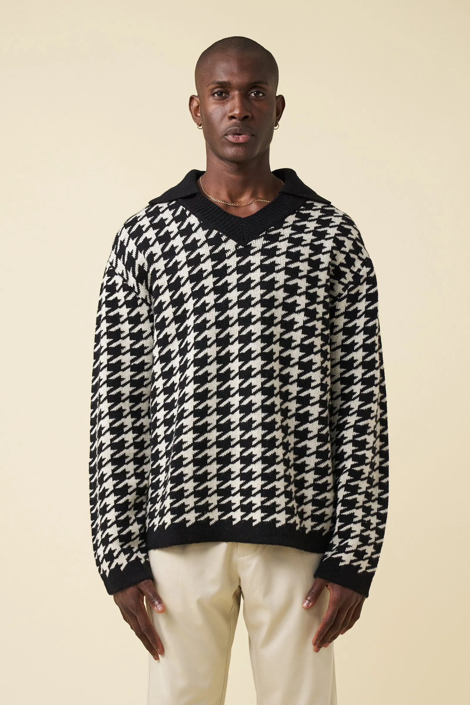 DOGTOOTH WOOL V NECK KNIT SWEATER