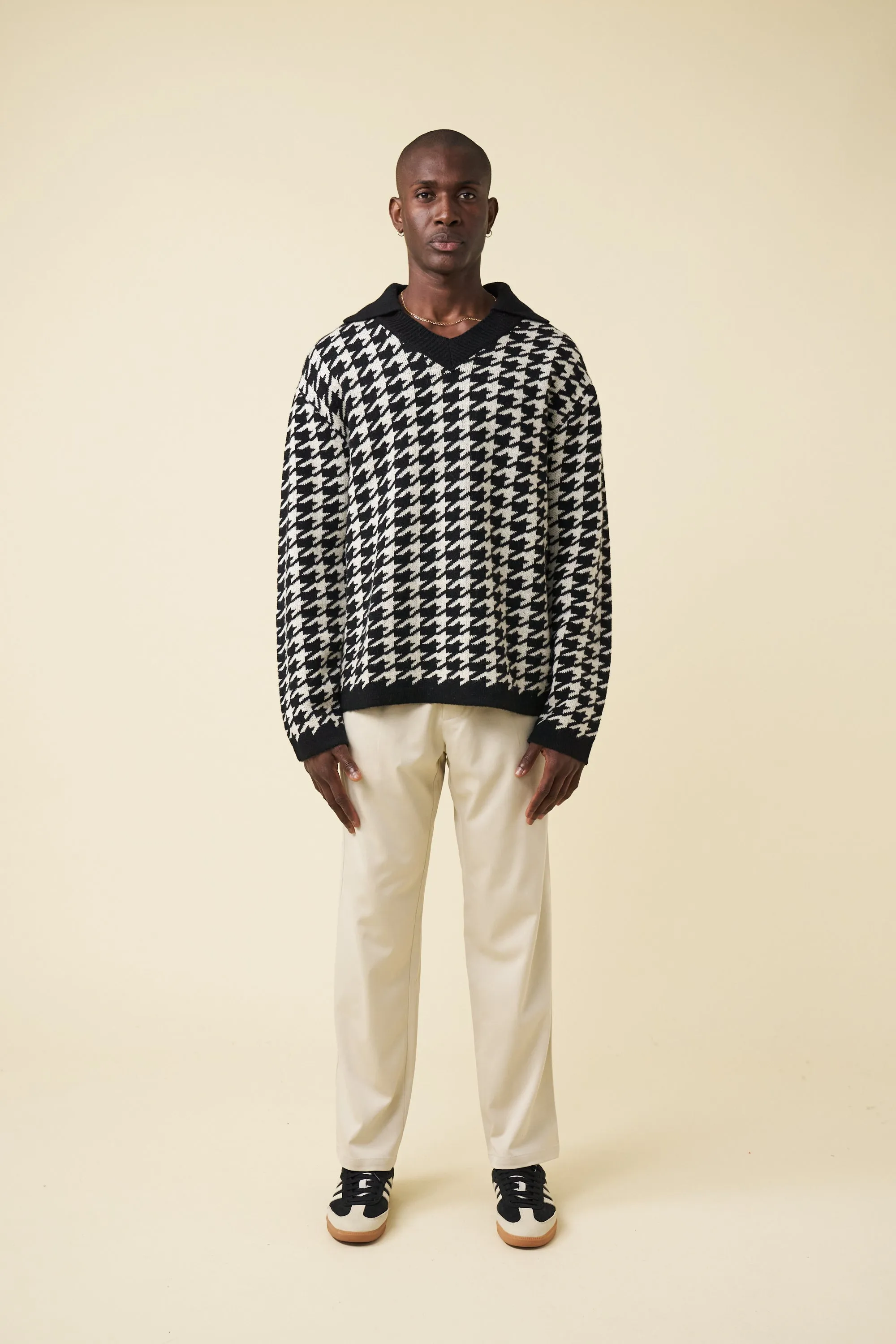 DOGTOOTH WOOL V NECK KNIT SWEATER