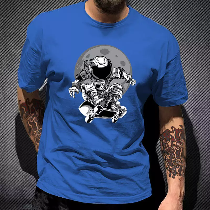 Men's Astronaut Skateboard Pattern T-shirt