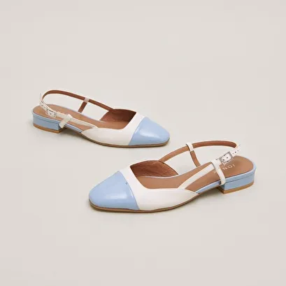 Open back ballet flats in ecru leather and sky blue patent