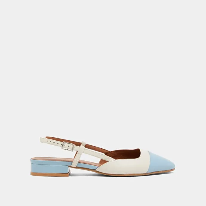 Open back ballet flats in ecru leather and sky blue patent