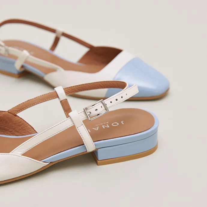 Open back ballet flats in ecru leather and sky blue patent