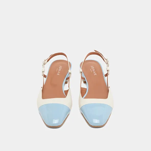 Open back ballet flats in ecru leather and sky blue patent