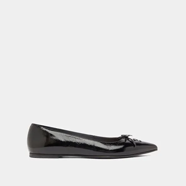 Pointed-toe lace-up ballet flats in black shiny leather