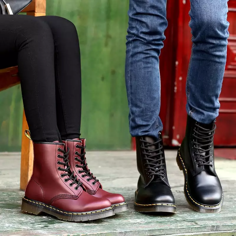 Stylish Leather Unisex Boots: Fashion Meets Functionality for Every Style