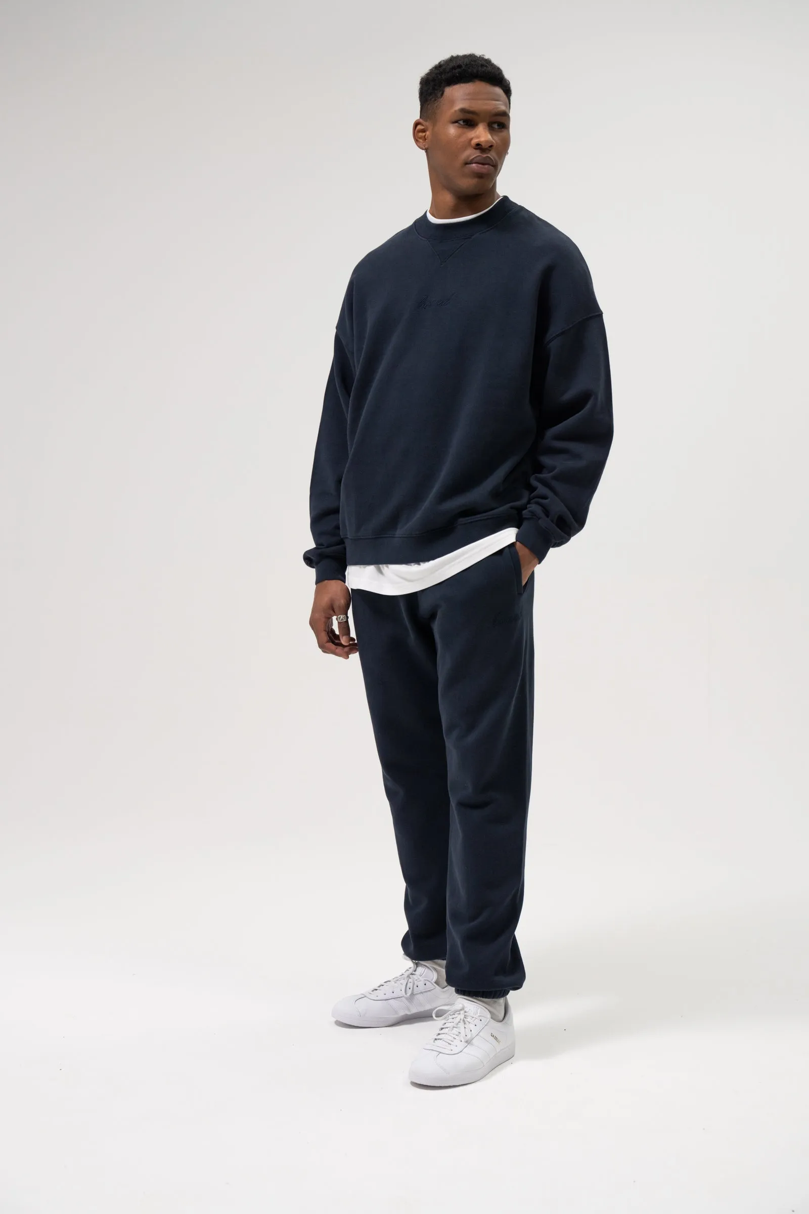 SUSTAIN NAVY SWEATER & JOGGERS SET